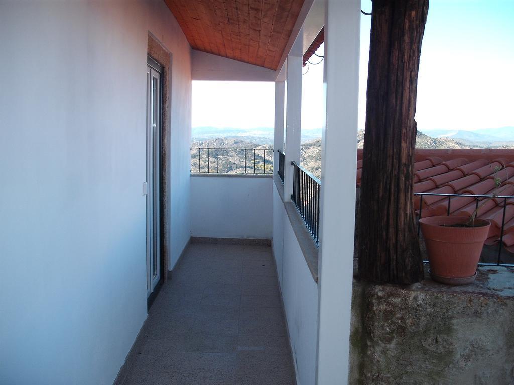 Casa Pires Mateus Guest House Monsanto Eksteriør bilde