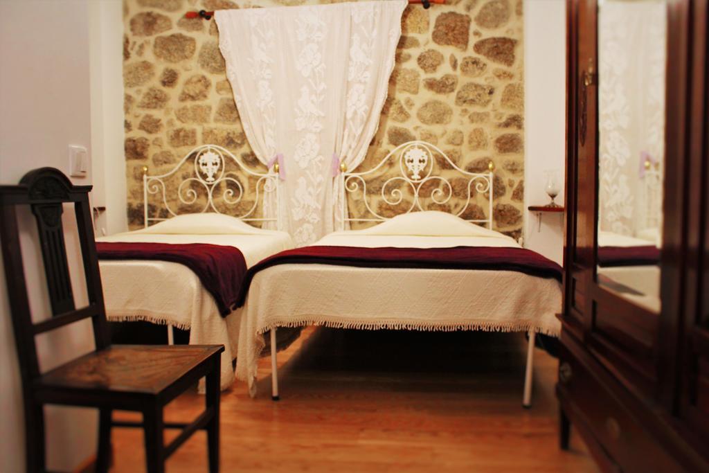 Casa Pires Mateus Guest House Monsanto Eksteriør bilde